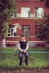 A Guide to Day vs. Boarding School: Which Is Right for Your Family A Guide to Day vs. Boarding School: Which Is Right for Your Family
