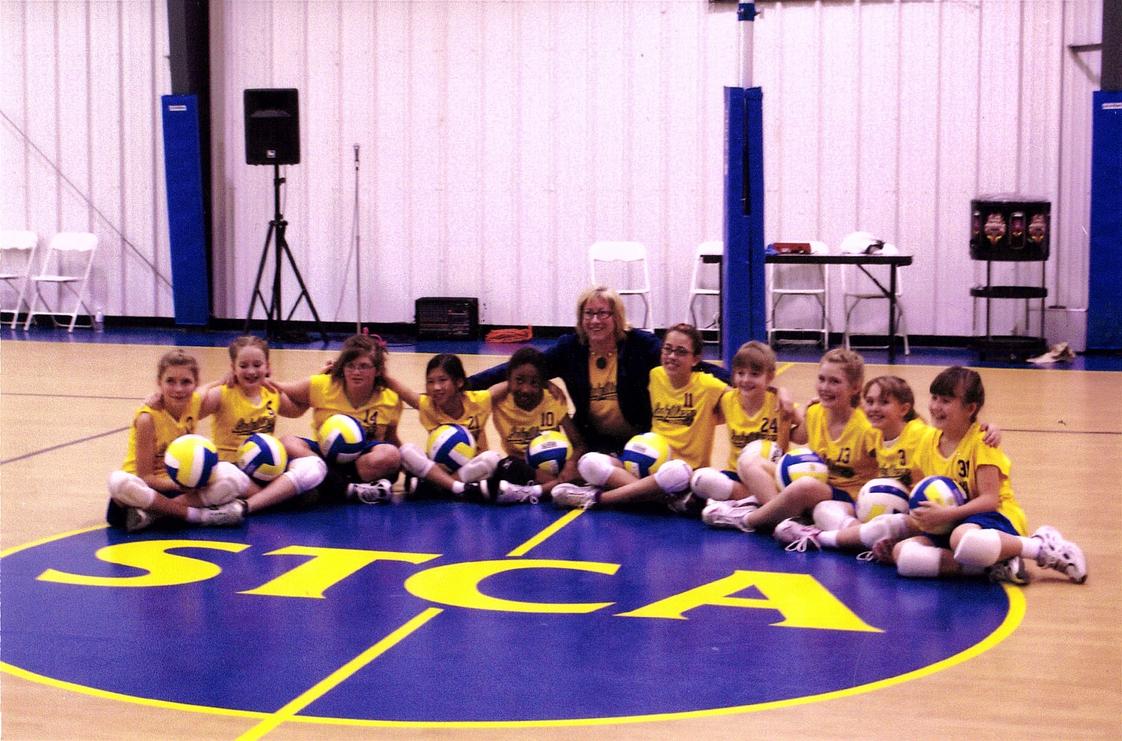 Seneca Trail Christian Academy Photo - Ladyblazer Volleyball !