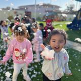 OC Kids Infant & Preschool Photo #7 - SNOW DAY! OC Kids loves to enhance our curriculum with fun experiential learning. After our theme of Snow, Ice, and Winter weather we celebrated at the end of the week with a "Snow" Day. Children loved frolicking in the "snow" .