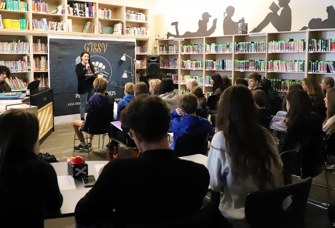 German International School of Silicon Valley Photo #7 - Poetry Day with Poetry Slam