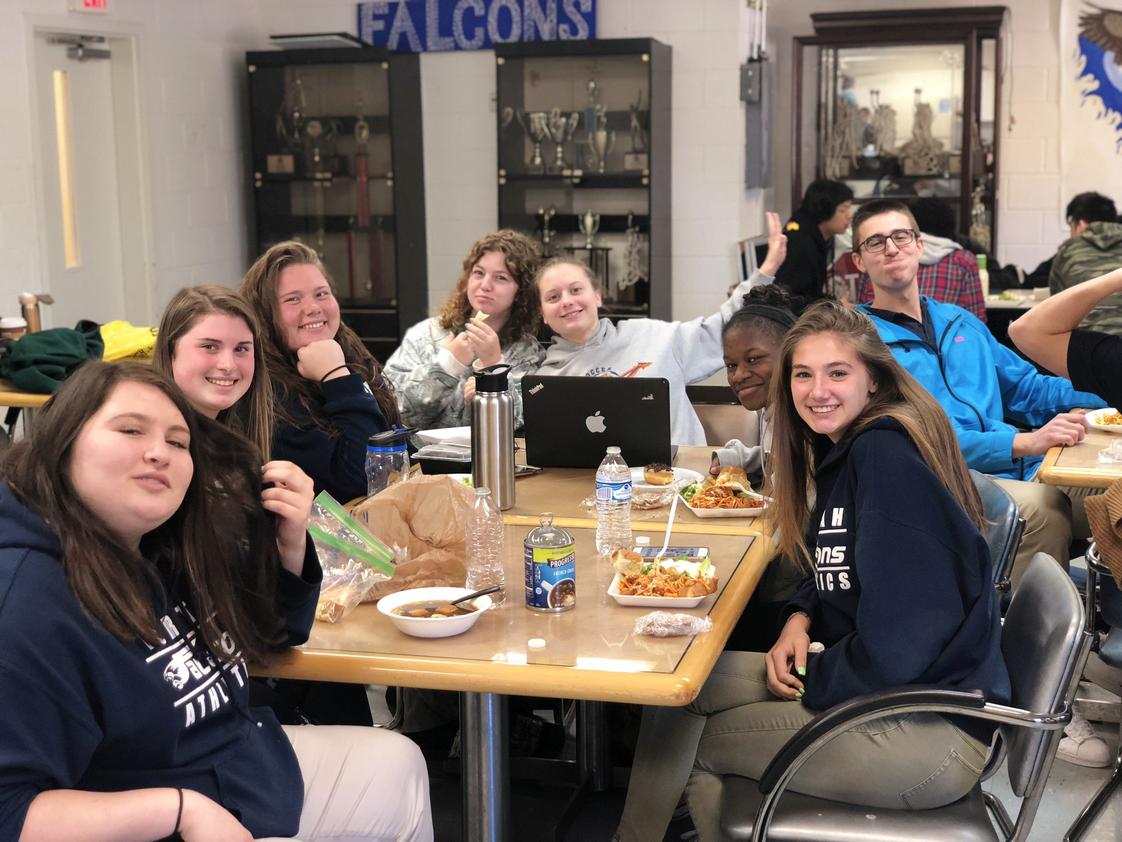 Furtah Preparatory School Photo #2 - Lunch time is not just a break in the day for a bite to eat, it's a time to develop friendships.