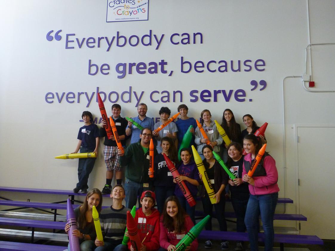 Gann Academy-the New Jewish High School Photo - Gann students volunteer at Cradles to Crayons in Boston.