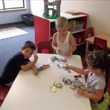 Wise Road/Schaumburg KinderCare Photo #8 - Having fun playing Uno with my friends!!