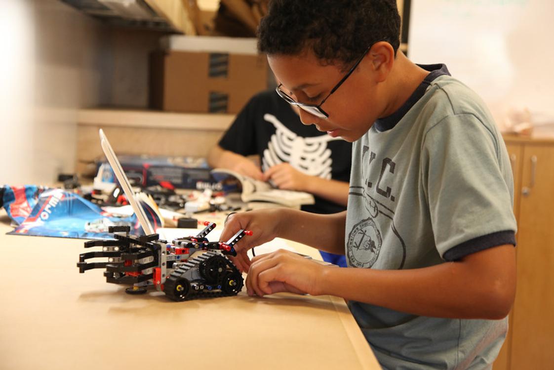St. Paul's Episcopal School Photo - Our rich curriculum offers many chances for students to tackle complex problems and engage in hands-on learning, like this student in robotics lab.