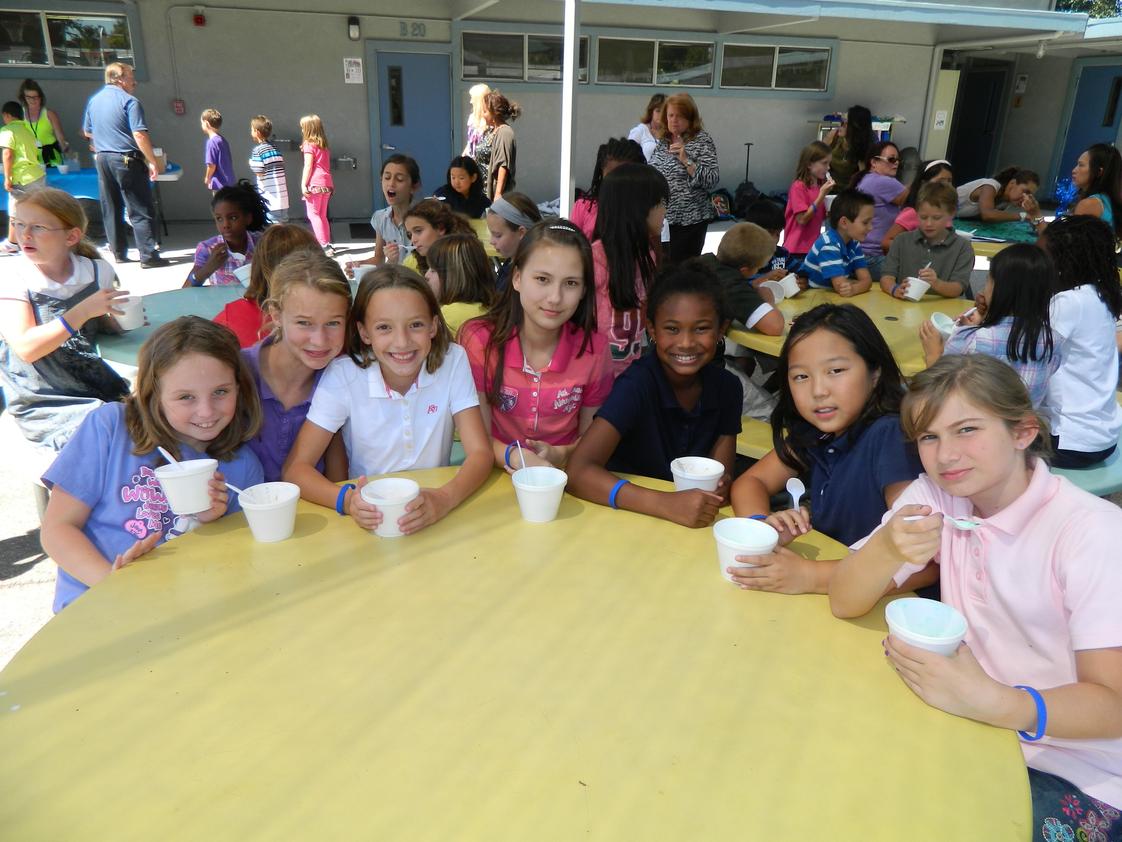 Walnut Creek Christian Academy Photo - Ice Cream Fun!